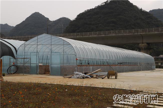 在建的生态餐厅.jpg