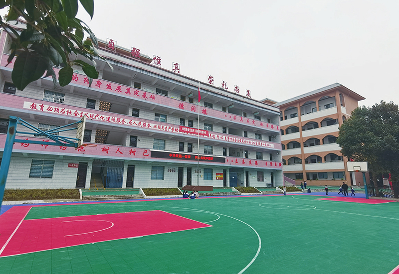 格凸河小学.jpg