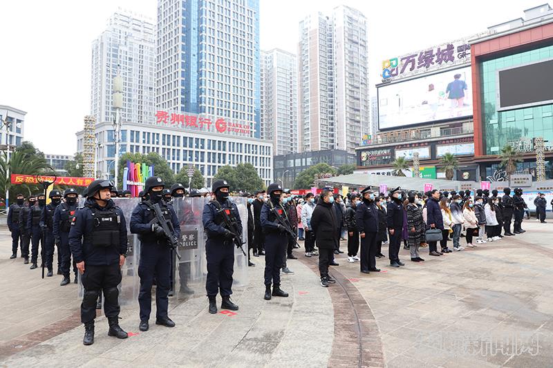 231A20A1-88C4-4D1A-864B-B19D31A929F0_IMAGE_1_LOW_0.jpg
