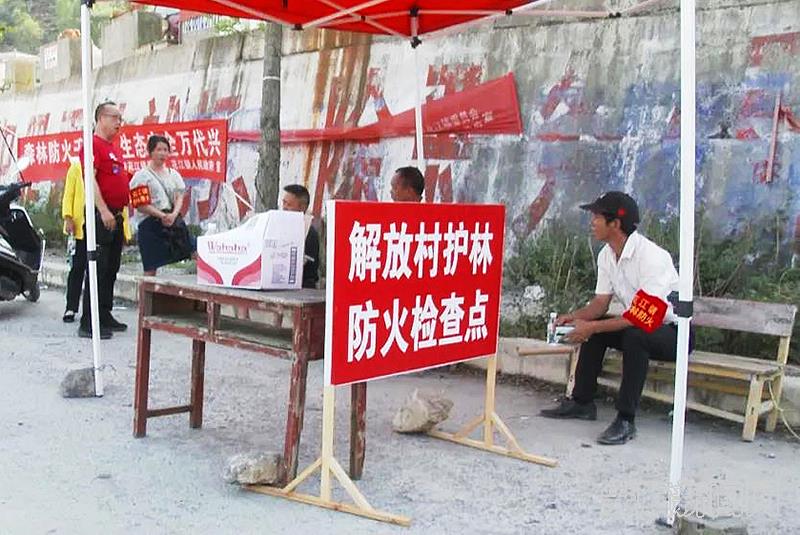 5CCAB120-16EE-43D6-B37B-44D9714697B3_IMAGE_3_LOW_0.jpg