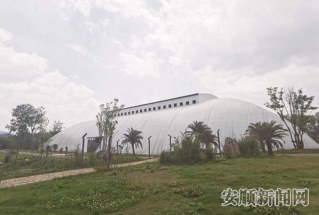 10余公里外青山水库，已成功建设好热蒸汽管道，一个舒适的大温泉、旅游度假区即将诞生。.jpg