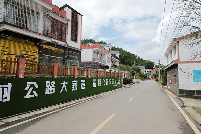 西秀区旧州镇甘橖村村容村貌.JPG