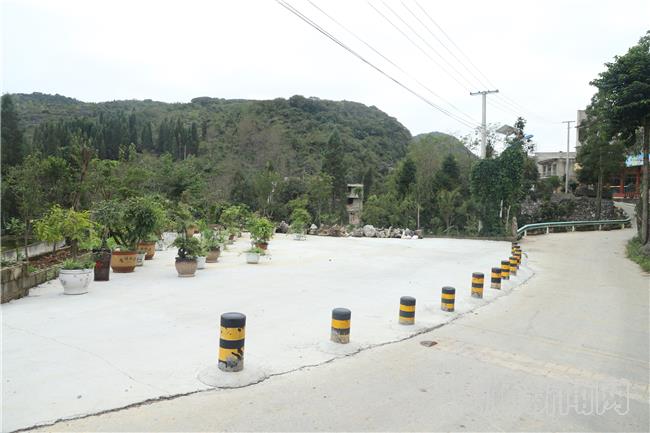 乡村道路 □记者 张江隆 摄.jpg