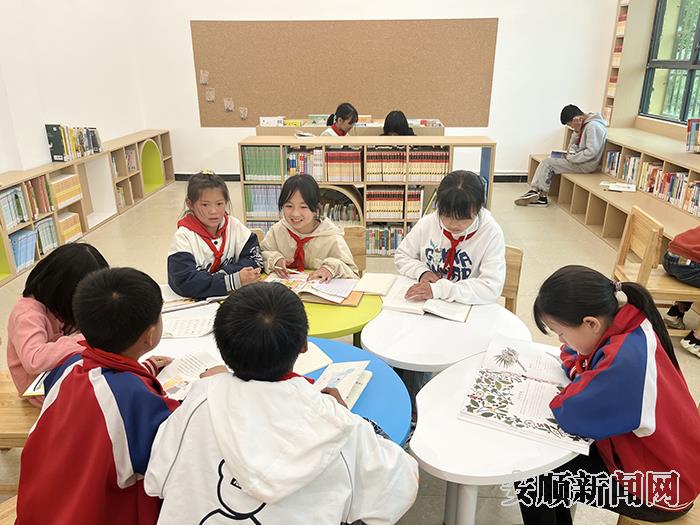 紫云县板当镇洛麦小学知行书屋1.jpg