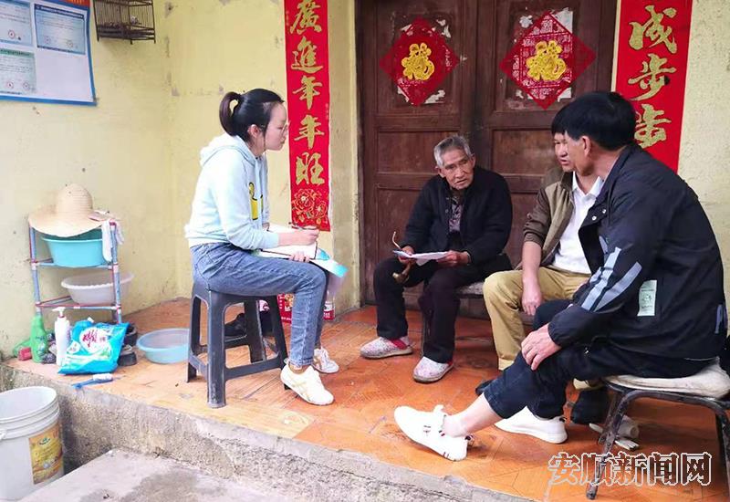 杨金丽走访老党员.jpg