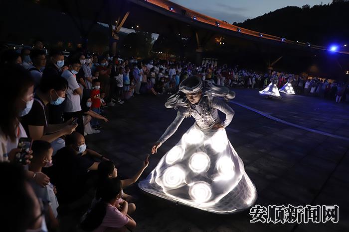 D1B4D93B-3689-45B9-855A-07A151DC76CF_IMAGE_15_LOW_0.jpg