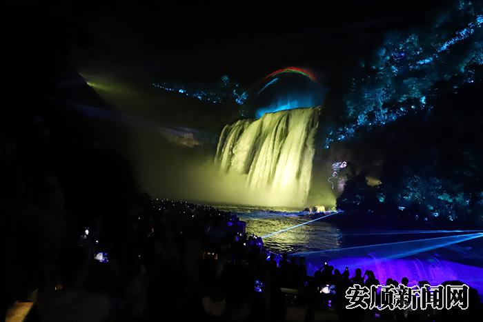 夜游黄果树1.jpg