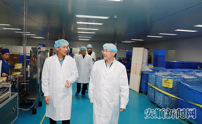 胡吉宏在贵州三力制药股份有限公司宣讲党的二十大精神并调研.jpg