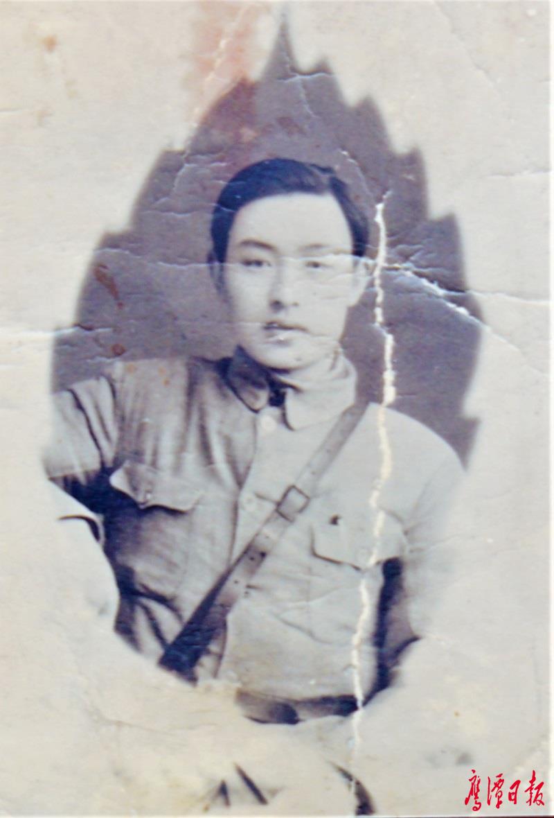 马荃烈士参军时的照片.JPG