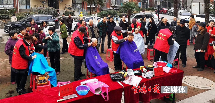志愿者2.jpg 志愿者2.jpg